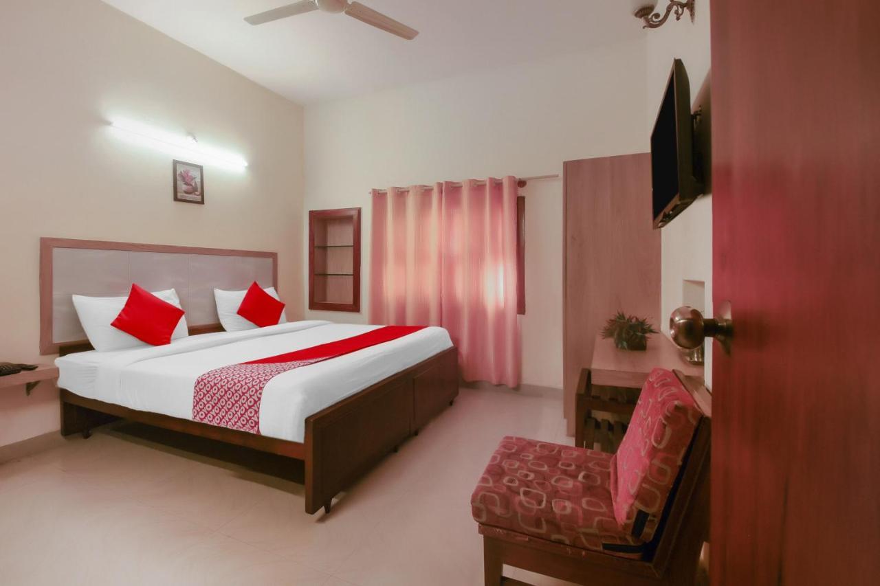 Kaveri Hotel Bed & Breakfast Mysore Exterior photo