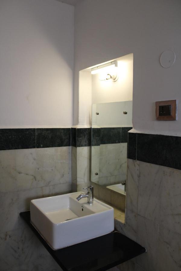 Kaveri Hotel Bed & Breakfast Mysore Exterior photo