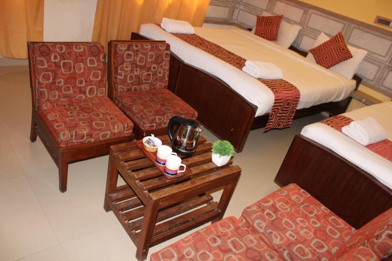 Kaveri Hotel Bed & Breakfast Mysore Exterior photo